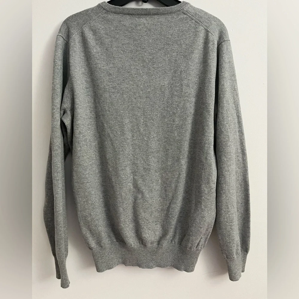 J. Crew Men's Classic Gray V-Neck Sweater